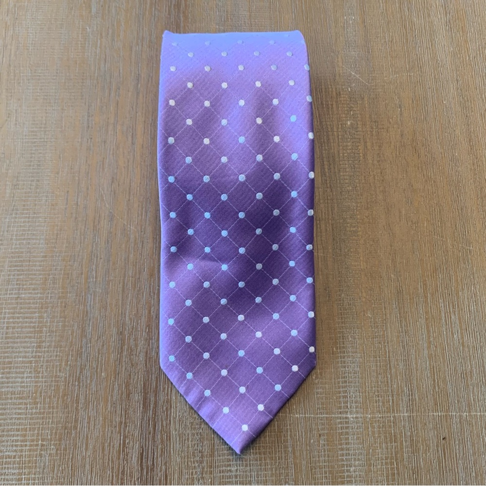 Purple polka dot tie